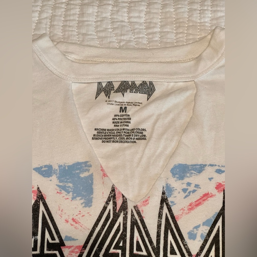 Vintage Def Leopard tee - Picture 2 of 3